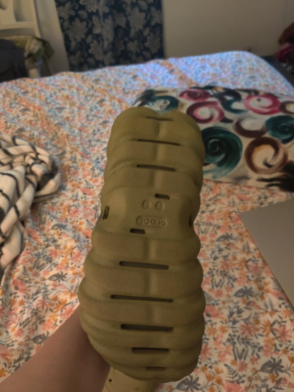 crocs - Picture 5 of 6
